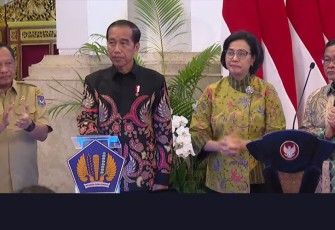 Penyerahan Daftar Isian Pelaksanaan Anggaran (DIPA) dan Buku Daftar Alokasi Transfer ke Daerah (TKD) Tahun Anggaran 2024 yang dilaksanakan secara digital oleh Presiden RI Joko Widodo, bertempat di Istana Negara Jl. Veteran, Gambir, Jakarta Pusat. Rabu (29/11/2023).