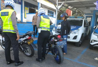Sat Lantas Pores Bengkulu Tengah saat Hunting Kendaraan Knalpot Racing