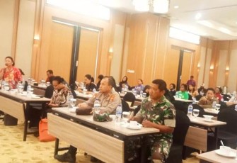 Babinsa Koramil 1710-03/Kuala Kencana saat Hadiri Sosialisasi Komunikasi Informasi dan Edukasi Penanganan Stunting 