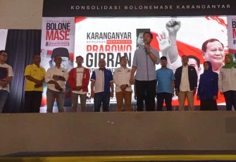 Acara konsolidasi relawan Bolone Mase bersama tim pemenangan pasangan Capres dan Cawapres Prabowo - Gibran, di Gedung Teater Karanganyar, Kamis (2/11/2023) malam.