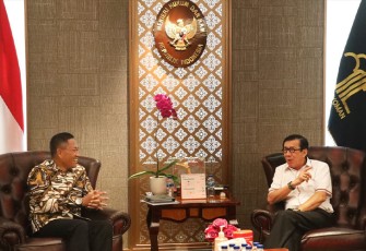 Sekjen Kemhan saat bertemu Menkumham Bahas RUU Pengelolaan Ruang Udara, Jum’at (21/7).
