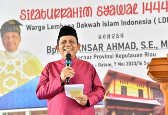 Gubernur Kepulauan Riau H. Ansar Ahmad saat hadiri Halal Bihalal LDII