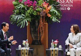Presiden Jokowi saat pertemuan bilateral dengan Wakil Presiden Amerika Serikat Kamala Harris di Ruang Kakatua, Jakarta Convention Center (JCC), Jakarta, pada Rabu, 6 September 2023. 