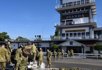 Tentara Australia saat tiba di Markas Komando (Mako) Pangkalan Udara Angkatan Laut (Lanudal) Juanda, Surabaya, Selasa (22/8/2023).