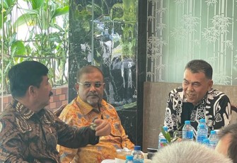 Bupati Natuna, Wan Siswandi saat bercengkrama dengan Menteri ATR/BPN RI