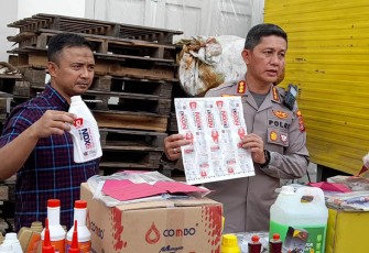 Kapolrestabes Medan Kombes Pol Valentino Alfa Tatareda SH SIK., didampingi Kasat Reskrim Kompol Teuku Fathir Mustafa SIK MH, Jumat (1/9/2023).