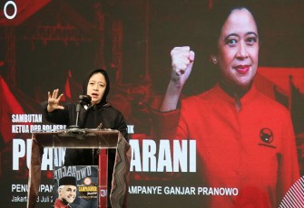 Ketua DPP Bidang Politik PDI Perjuangan (PDIP) Puan Maharani saat menjadi pembicara penutup dalam kegiatan pelatihan jurkam Ganjar di Inews Tower, Jakarta Pusat, Selasa (18/7/2023).