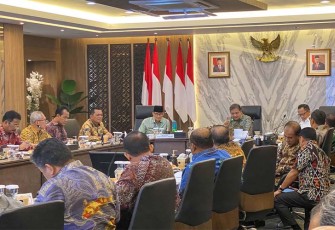 Rapat Terbatas Pembahasan Pengembangan Pulau Rempang, pada Jum'at sore (25/8/2023), di Ruang Rapat Oka Kretagama, Kantor Kementerian Koordinator Bidang Perekonomian, Jakarta.