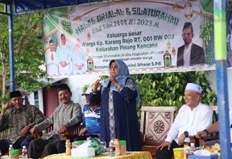 Wali Kota Tanjungpinang, Hj. Rahma, S.IP., M.M., hadir sekaligus bersilaturahmi, di Kampung Karang Rejo, Kelurahan Pinang Kencana, Minggu (7/5).
