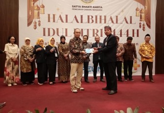 Raker sekaligus halal bihalal alumni Unair Sidoarjo yang diadakan di Fave Hotel Sidoarjo, Minggu (14/5).