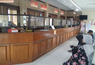 Suasana pelayanan di kantor Samsat Pembantu Cepu kabupaten Blora Jawa Tengah.