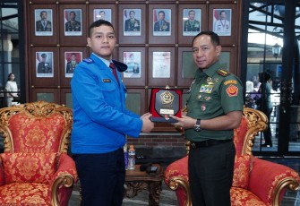 Penyerahan cindera mata