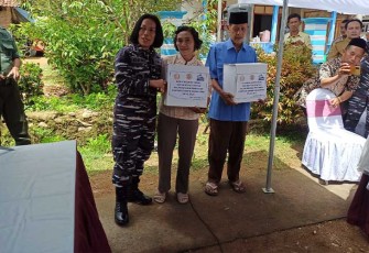 Danlanal Malang saat peresmian Kampung Bahari Nusantara di Kabupaten Malang