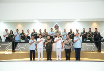 Foto bersama saat pembukaan Pendidikan Reguler LI Sesko TNI TA 2023