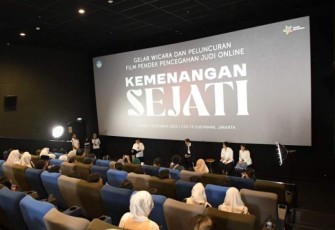 Kemendikdasmen memperkenalkan 7 Kebiasaan Anak Indonesia Hebat dengan nobar film Judi Online, Kemenangan Sejati di teater CGV fX Sudirman, Jakarta, Senin (2/12)