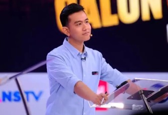Cawapres nomor urut dua Gibran Rakabuming  pada Debat Keempat Capres-cawapres 2024 di Jakarta Convention Center (JCC), Jakarta Pusat, Minggu (21/1/2024).