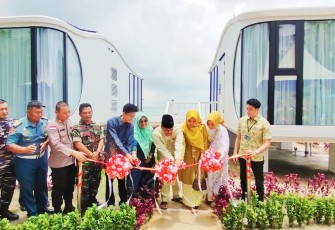 Sekda Bintan Ronny Kartika saat meresmikan Saga Village Resort di Sakera Bintan Utara, Selasa (24/09/2024).