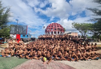 Guna Menjaga Kebugaran Tubuh Personel Batalyon Komposit l/Gardapati Lari 10 KM di Natuna 