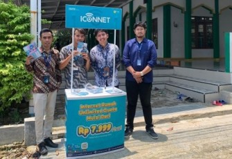 PLN Icon Plus kembali menghadirkan layanan internet ICONNET gratis untuk masyarakat. Kali ini Bantuan fasilitas internet gratis diberikana kepada warga Arjawinangun, Kabupaten Cirebon