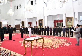 Prosesi Pengucapan Sumpah Pimpinan KPK, Pelantikan Ketua Wantannas serta Gubernur Kalsel
