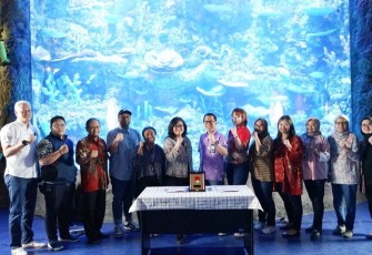 Penandatanganan Perjanjian Kerja Sama (PKS) dilakukan oleh Direktur Enterprise Business Finnet Aziz Sidqi dan Direktur JRP Tina S. Hadisumarto di Bintaro Exchange Sea, Bintaro beberapa waktu lalu.