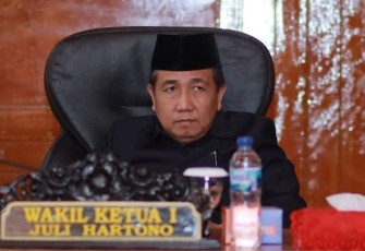Waka I DPRD BS Juli Hartono 