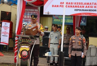 Kapolres Melawi saat Bacakan Ikrar Deklarasi Bersaudara di Jalan Sehati, Safety dan Presisi