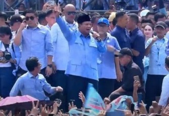 Prabowo Subianto calon presiden no urut 2 saat orasi di stadion GBK Senayan Jakarta, Sabtu (10/2)