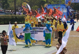 Kontingen Bintan Tampil Percaya Diri Saat Defile Pembukaan Popda IX Kepri