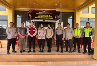 Polres Oku Timur Lakukan Pengamanan Ketat Pengesetan dan Packing Surat Suara