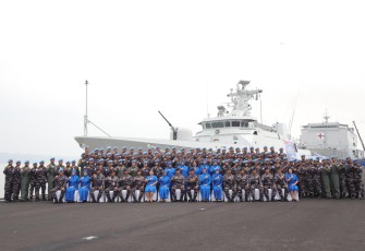 Isak Tangis Haru Keluarga Iringi Keberangkatan Satgas MTF TNI Konga XXVIII-P/UNIFIL 