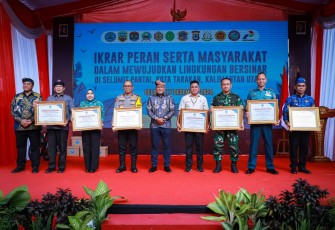Kepala BNN RI Ajak Masyarakat Selumit Pantai Berikrar Wujudkan Lingkungan Bersinar 