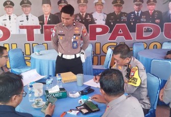 Kapolres Natuna, AKBP Nanang Budi Santosa, S.I.K melakukan pengecekan dan kontrol terhadap Posko Terpadu Operasi Lilin Seligi 2024