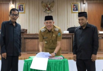 DPRD Pasaman Berikan Pandangan Fraksi Terhadap Ranperda Pertanggungjawaban Pemda
