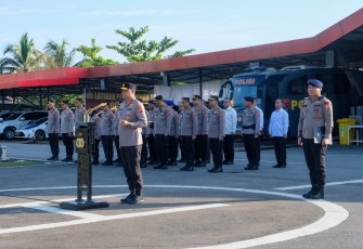 Kapolda Kalimantan Barat Pimpin Apel Pagi dan Beri Arahan Khusus Kepada Seluruh Personel