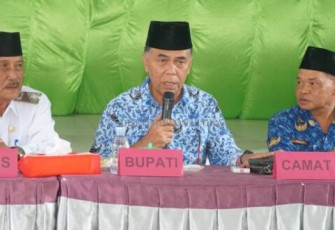 Bupati Natuna Sambangi Desa Ceruk dalam rangka ramah tamah bersama masyarakat, sekaligus meninjau musyawarah Desa ceruk, yang digelar di Kantor Desa Ceruk Kecamatan Bunguran Timur Laut Kabupaten Natuna, Rabu 17 Januari 2024
