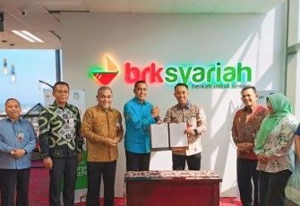 Gubernur Ansar saat Tandatangani PKS dengan BRKS