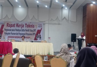 Tingkatkan Pengawasan Bawaslu Pasaman Adakan Rapat Kerja Teknis
