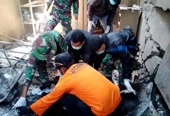TNI Siaga Bantu Korban Erupsi Gunung Lewotobi Laki-Laki di Flores Timur