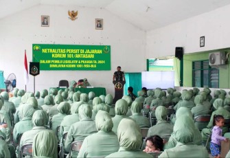 Dandim 1001/HSU-BLG saat Sosialisasikan Netralitas TNI Bagi Anggota Persit