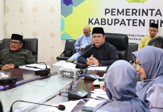 Rapat Laporan Keuangan Perumda BPR Bintan di Ruang Rapat Bapelitbang Bintan, Rabu (13/3)