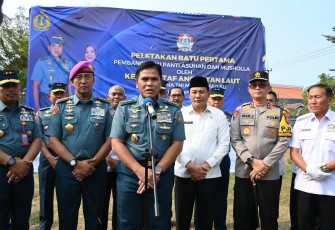 Kasal Pimpin Peletakan Batu Pertama Pembangunan Panti Asuhan Yasbhum di Komplek TI AL Candi 