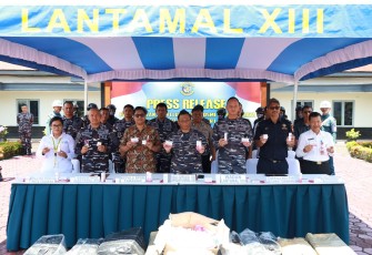 TNI AL Berhasil Gagalkan Penyelundupan 30 Koli Kosmetik Ilegal di Tarakan 