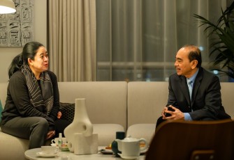 Puan saat disambut Dubes Perancis di kedutaan RI Paris