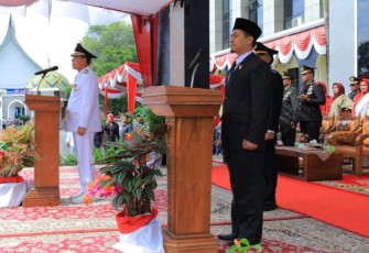 Ketua DPRD Pasaman Nelfri Asfandi saat Bacakan Teks Proklamasi