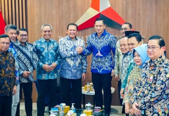 Ketua MPR RI dan Wakil Ketua Umum Partai Golkar Bambang Soesatyo menyampaikan diskusi hangat pimpinan MPR RI dengan Ketua Umum Partai Demokrat Agus Harimurti Yudhoyono terkait agenda kebangsaan ke depan termasuk sistem politik dan kondisi demokrasi