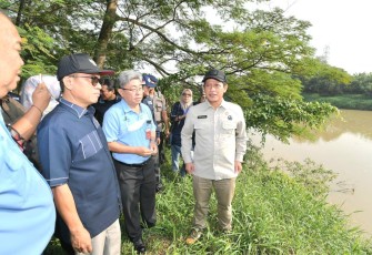 Dua Menteri Kabinet Merah Putih Monitoring Pencemaran Sungai Ciujung di Banten