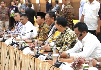 Plt Bupati Bintan Ikuti RUPS-LB Bank Riau Kepri Syariah