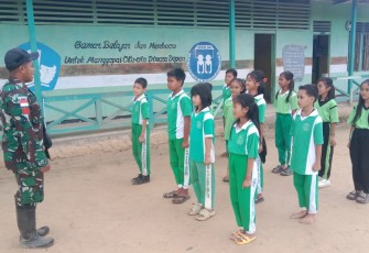 Satgas Yonzipur 5/ABW Mendidik Generasi Penerus di Garis Batas