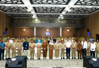Foto bersama dalam Musrenbang RKPD Kabupaten Batu Bara Tahun 2025, di Aula Kantor Bupati, Jalan Lintas Sumatera, Lima Puluh, Senin (04/03/2024). 